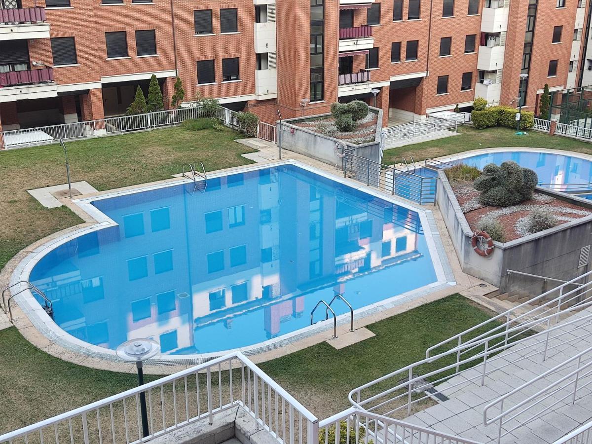 Precioso Apartamento Con Terraza, Pistas De Padel Y Piscinas Lägenhet Castro Urdiales Exteriör bild