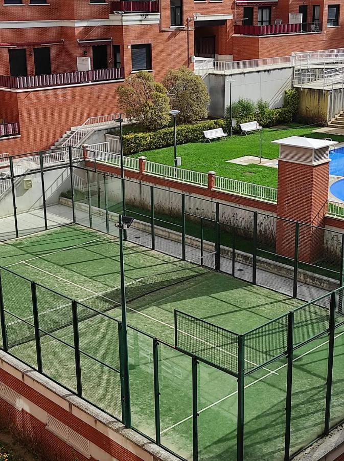 Precioso Apartamento Con Terraza, Pistas De Padel Y Piscinas Lägenhet Castro Urdiales Exteriör bild