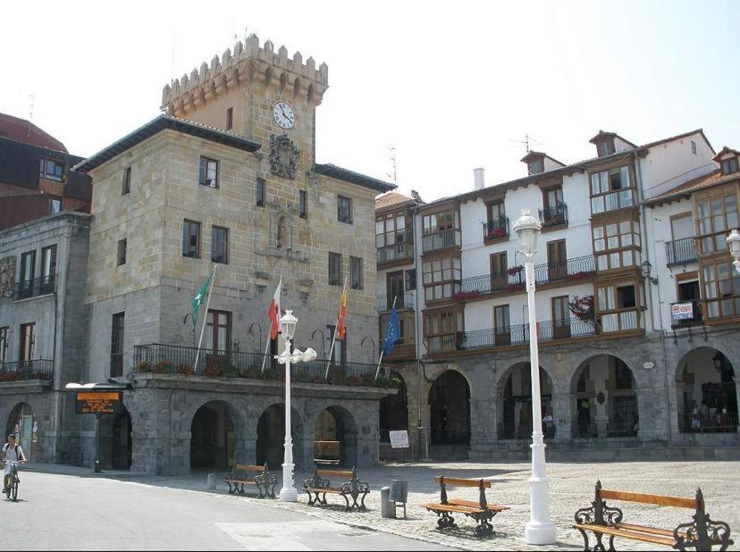 Precioso Apartamento Con Terraza, Pistas De Padel Y Piscinas Lägenhet Castro Urdiales Exteriör bild